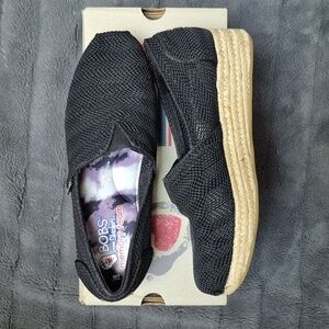 Highlights Black Bobs from Skechers Wedge Espadrilles, Size 7, New With Tags